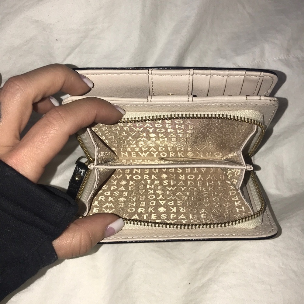 kate spade wallet - Picture 4 of 4